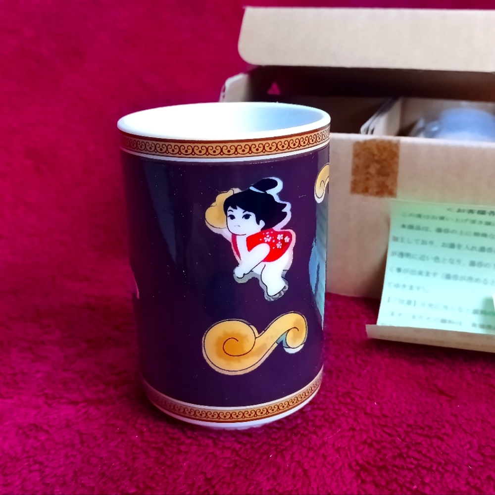 Two JAPANESE TEA MUGs in Purple Ceramic with Asian Art